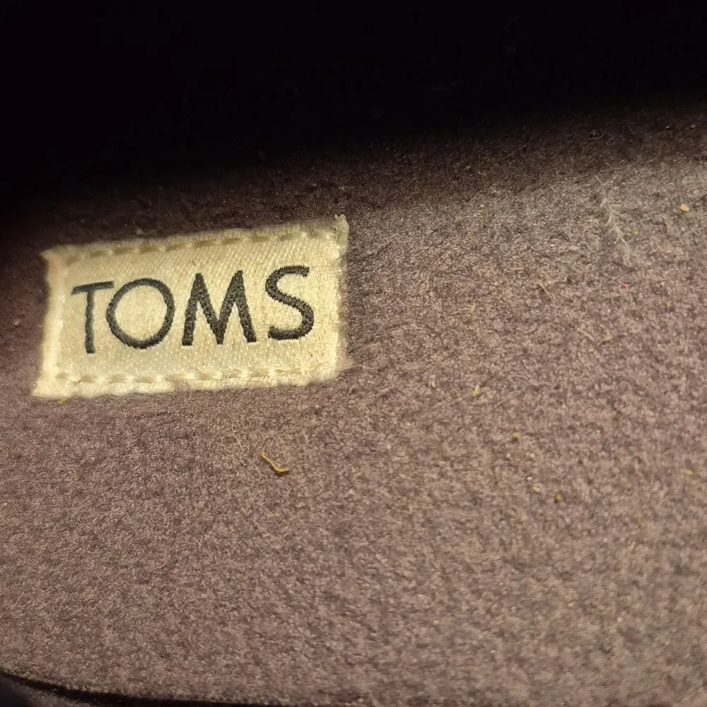 Toms Men's 10.5 Slip On Nylon Shoes